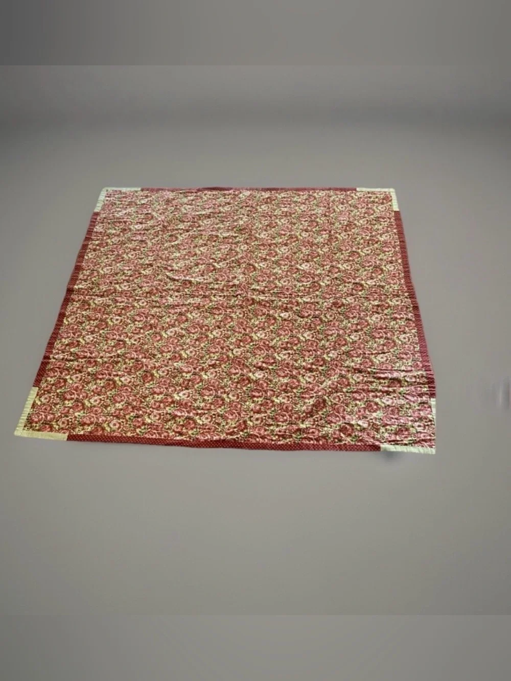 Reversible Floral Quilt Coverlet Printed Patchwork Rose Cottage Style 84”x85”